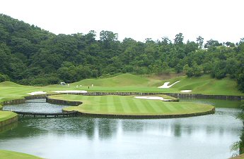 池越えホール 名物ホール