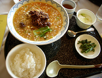 練り胡麻坦々麺