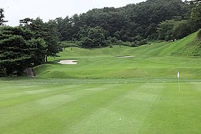 立川国際カントリー倶楽部  草花 HOLE1-2