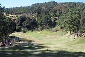 葉山国際カンツリー倶楽部 エメラルド HOLE17-1