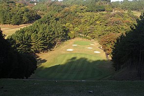 葉山国際カンツリー倶楽部 エメラルド HOLE1-1