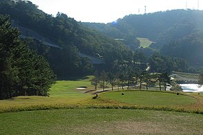 葉山国際カンツリー倶楽部 エメラルド HOLE7-1