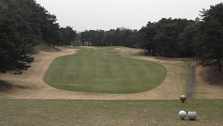 高根カントリー倶楽部 HOLE1-1