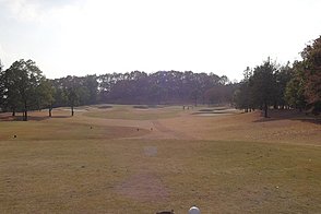 鳩山カントリークラブ HOLE2-1