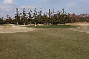 鳩山カントリークラブ HOLE3-3