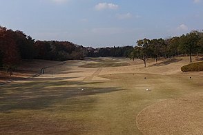 鳩山カントリークラブ HOLE4-1