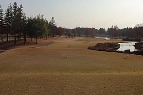 鳩山カントリークラブ HOLE9-1