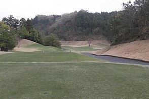 飯能くすの樹カントリー倶楽部 HOLE18-2