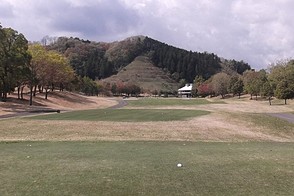 飯能くすの樹カントリー倶楽部 HOLE9-2