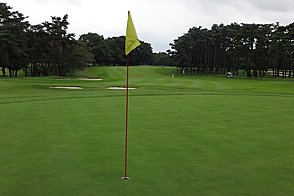 江戸崎カントリー倶楽部 HOLE8-3