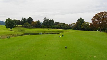 カントリークラブ・ザ･レイクス HOLE8-1