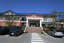 春日居ゴルフ倶楽部 クラブハウス-1