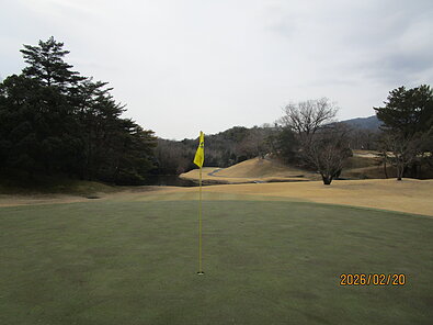 西宮カントリー倶楽部 NO8 ホール-1