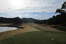 ザ・クイーンズヒルゴルフクラブ NO1 ホール-2