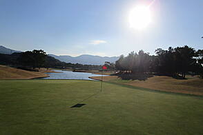 ザ・クイーンズヒルゴルフクラブ NO16 ホール-3