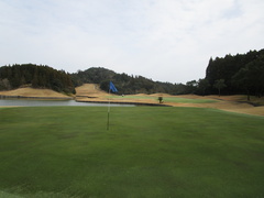 青島ゴルフ倶楽部 16 /