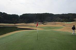 青島ゴルフ倶楽部 NO13 ホール-3