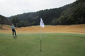 青島ゴルフ倶楽部 NO15 ホール-3